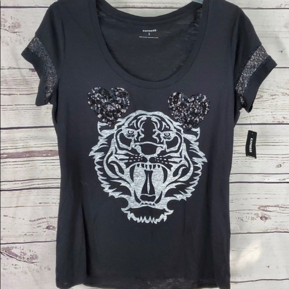 Tiger graphic T-shirt by Express Top shirt